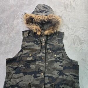 Maurices Camo Utility Vest Womens XL Faux Fur Trim Hooded Snap Front Green Camo